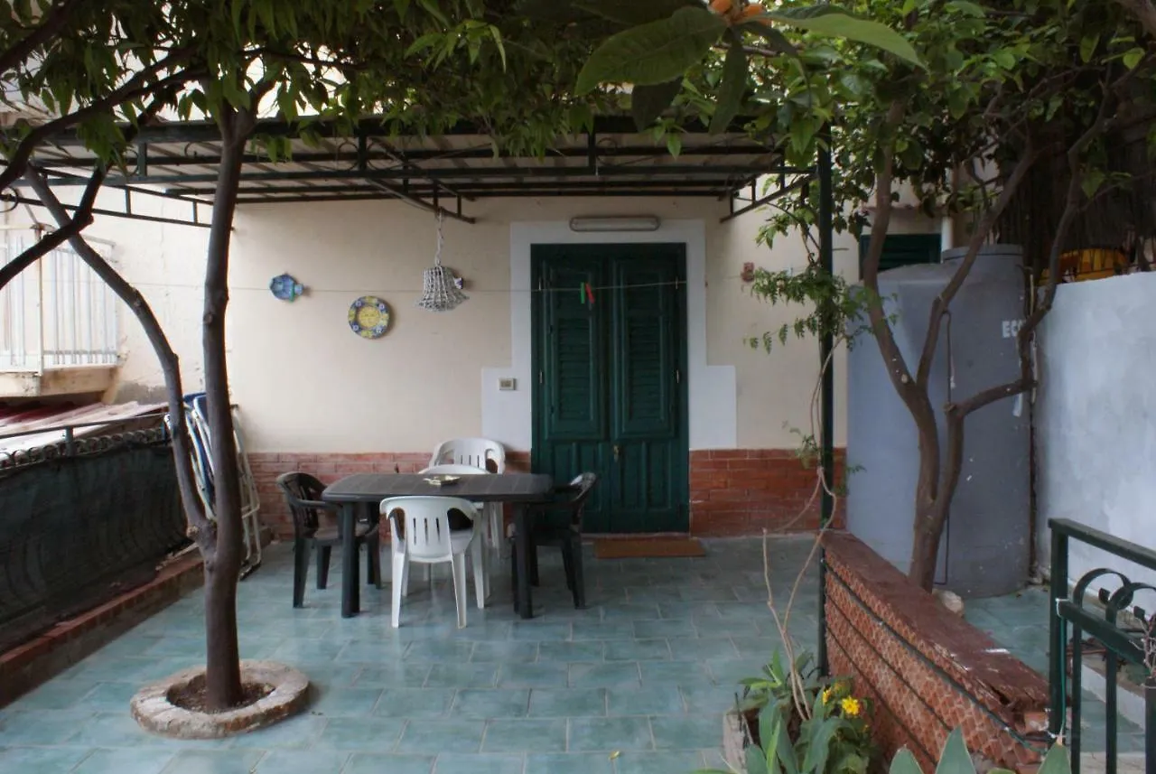 Villa Aura Maris à Castellammare del Golfo 0*,